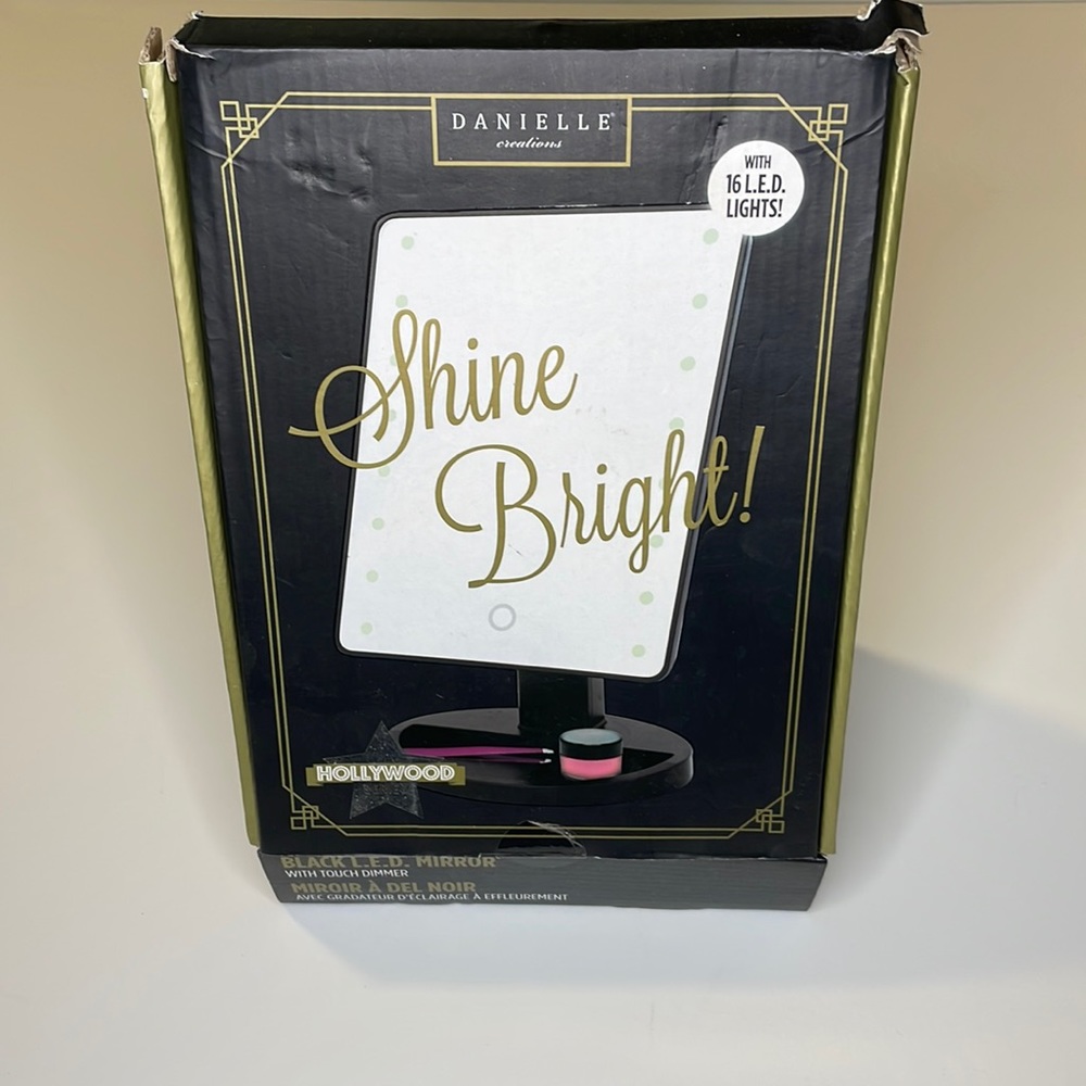 Danielle Creations Hollywood Series Shine Bright Mirror & Lights